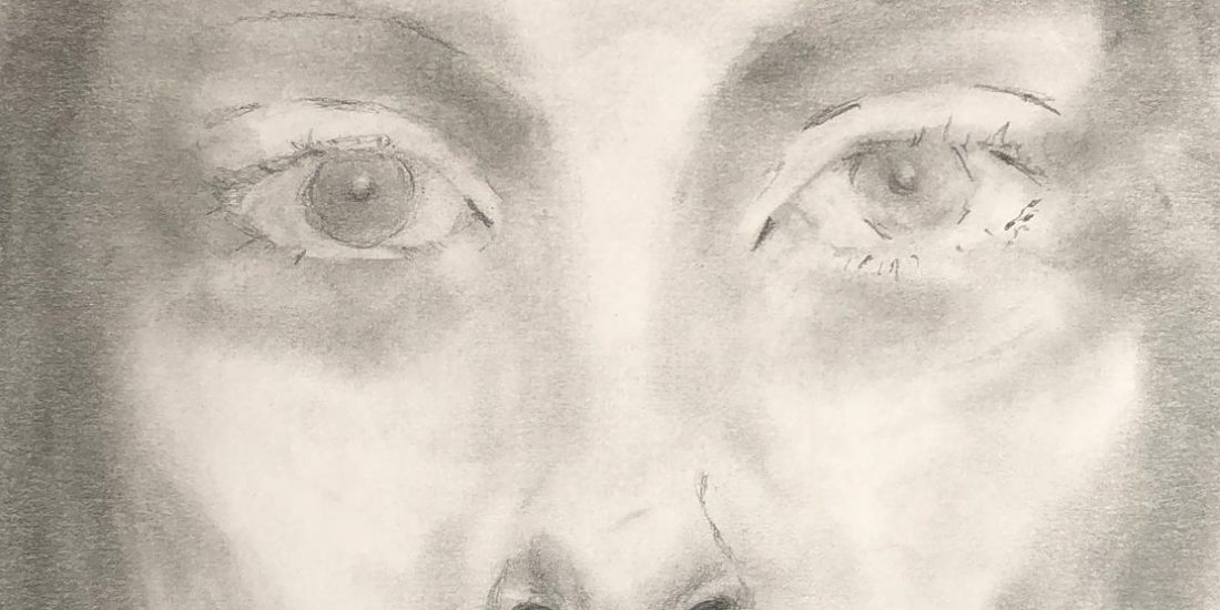 Volto di donna a quattro mani, fusaggine a tampone e grafite su carta 21x30 cm di Debora Cingano e Giulia Della Sala, 2024 — ritratto femminile frontale realizzato a due
